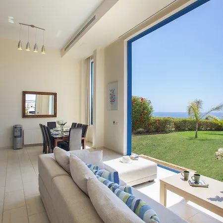 In A Fantastic Location On The Seafront 48 Villa