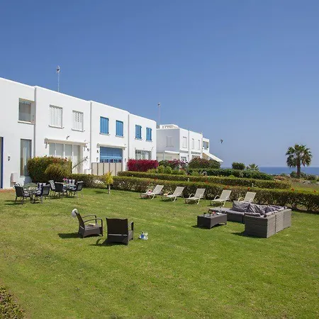 In A Fantastic Location On The Seafront 48 *