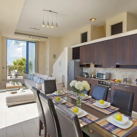 Villa In A Fantastic Location On The Seafront 48 *