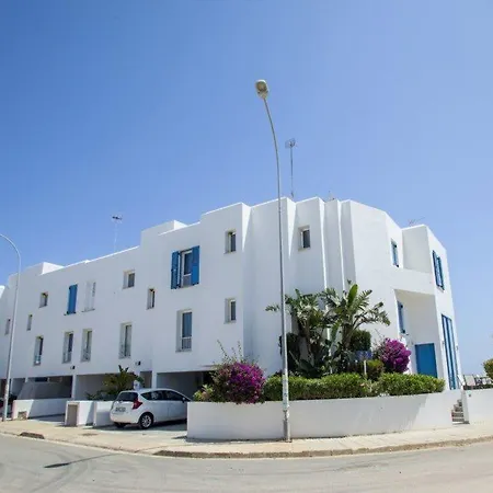 Villa In A Fantastic Location On The Seafront 48