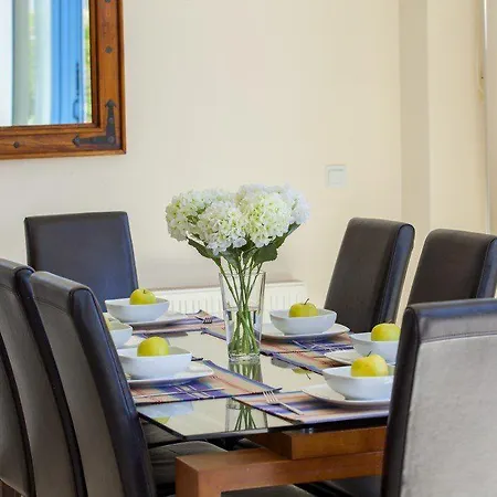 Villa In A Fantastic Location On The Seafront 48