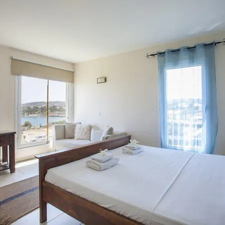In A Fantastic Location On The Seafront 48 *