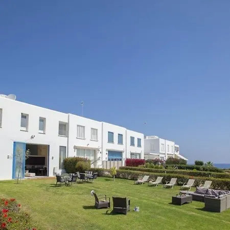In A Fantastic Location On The Seafront 48 Protarász