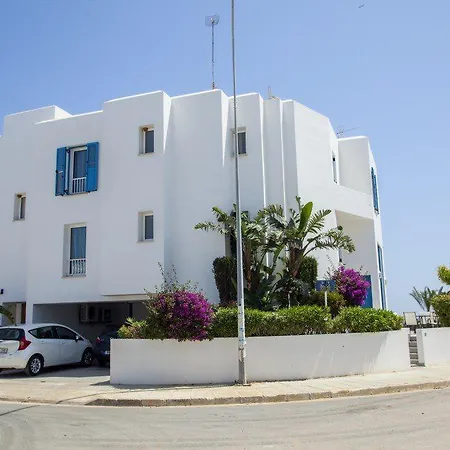 In A Fantastic Location On The Seafront 48