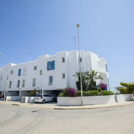 In A Fantastic Location On The Seafront 48 *