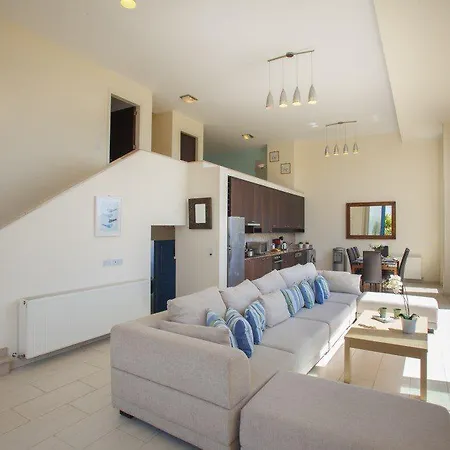 Villa In A Fantastic Location On The Seafront 48 *