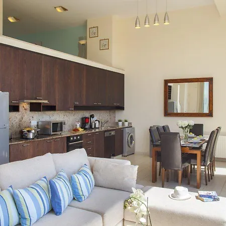 In A Fantastic Location On The Seafront 48 *