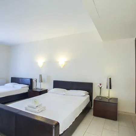 Villa In A Fantastic Location On The Seafront 48