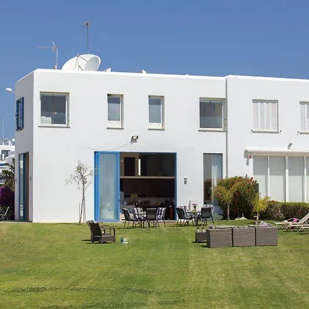 In A Fantastic Location On The Seafront 48